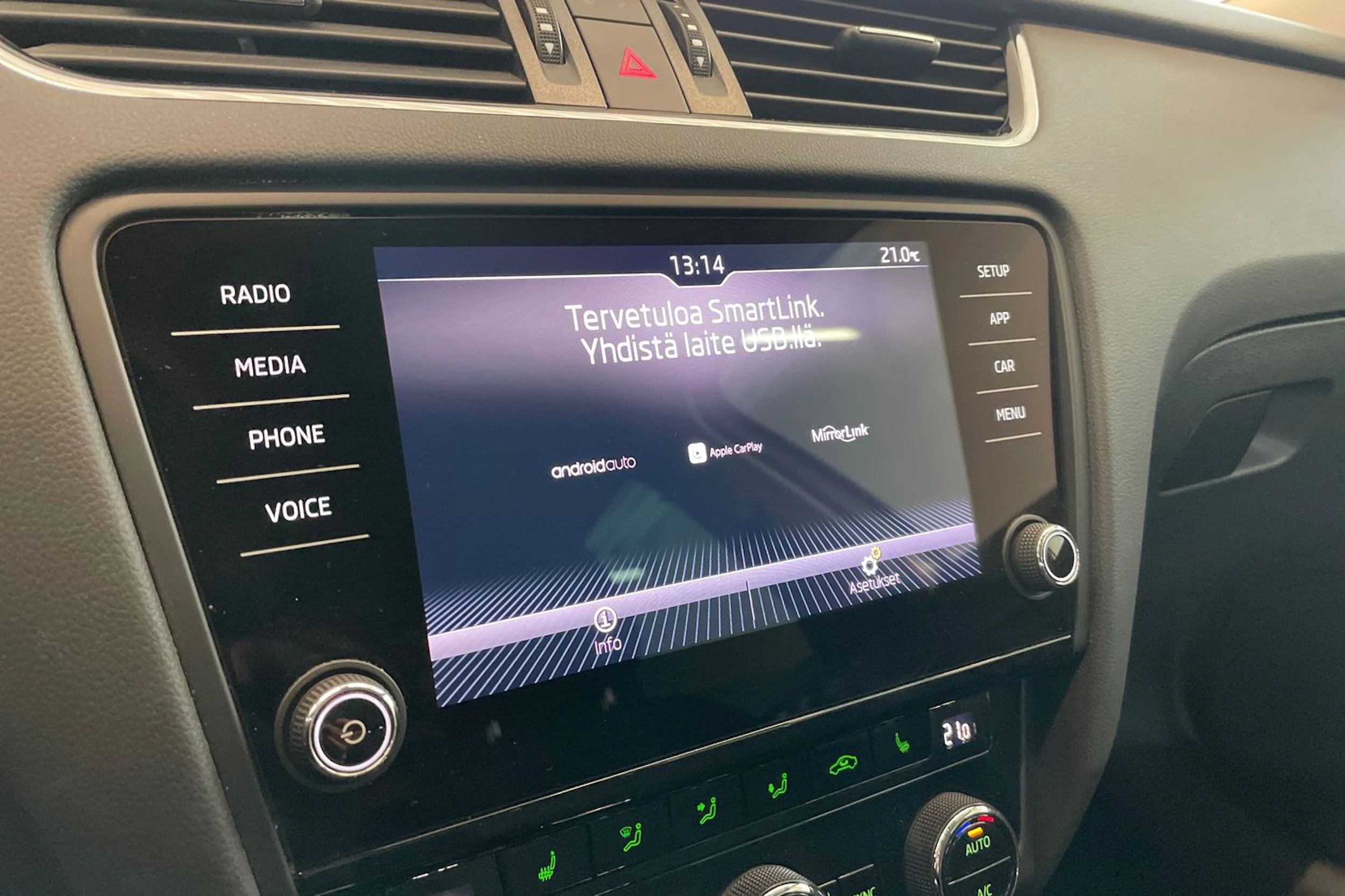 ruskea (beige) Skoda Octavia 2018 kuva 20.