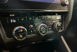 ruskea (beige) Skoda Octavia 2018 kuva 22.