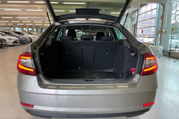 ruskea (beige) Skoda Octavia 2018 kuva 24.