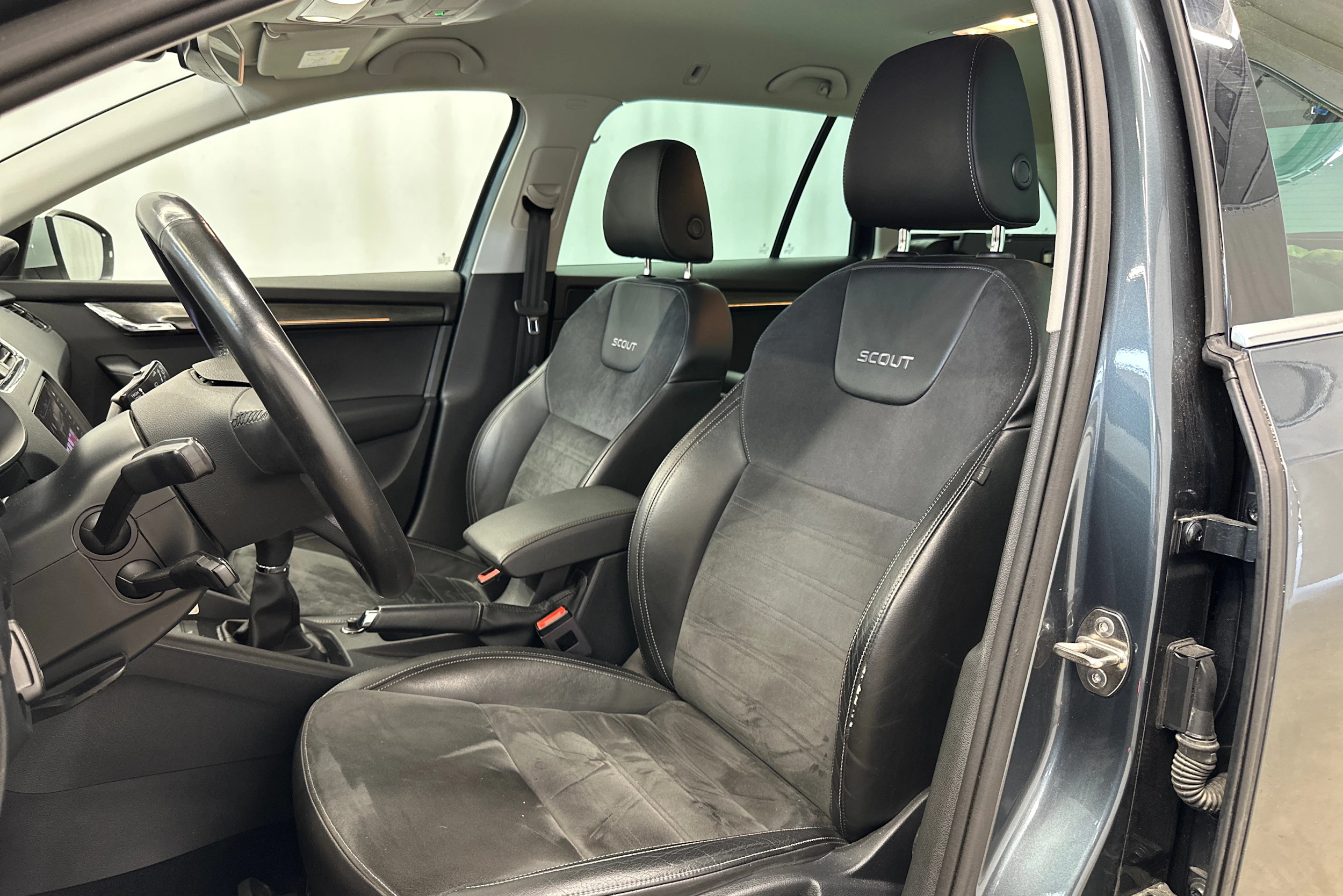 met. harmaa Skoda Octavia 2018 kuva 4.