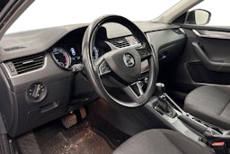 musta Skoda Octavia 2018 kuva 3.