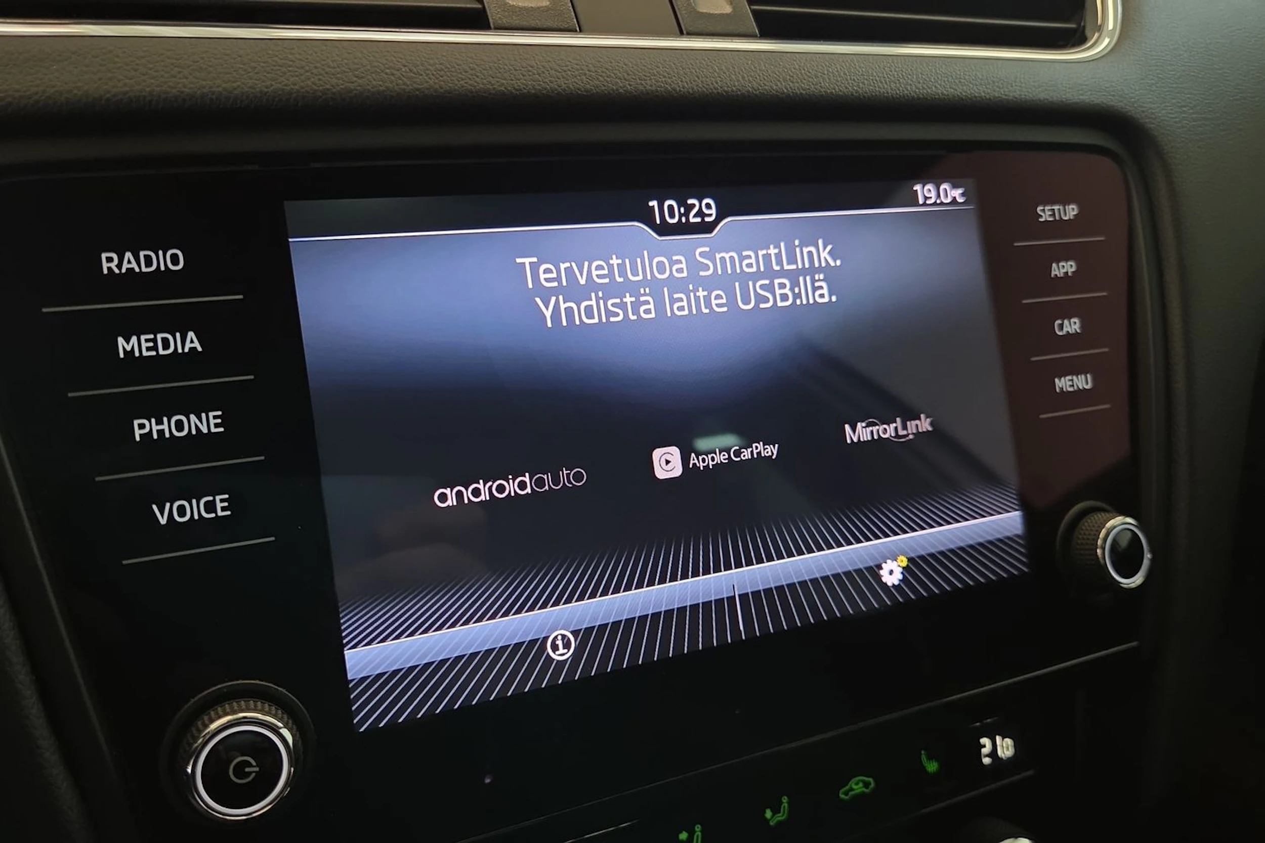 Valkoinen Skoda OCTAVIA 2018 kuva 18.