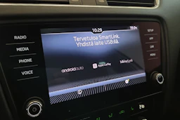 Valkoinen Skoda OCTAVIA 2018 kuva 18.