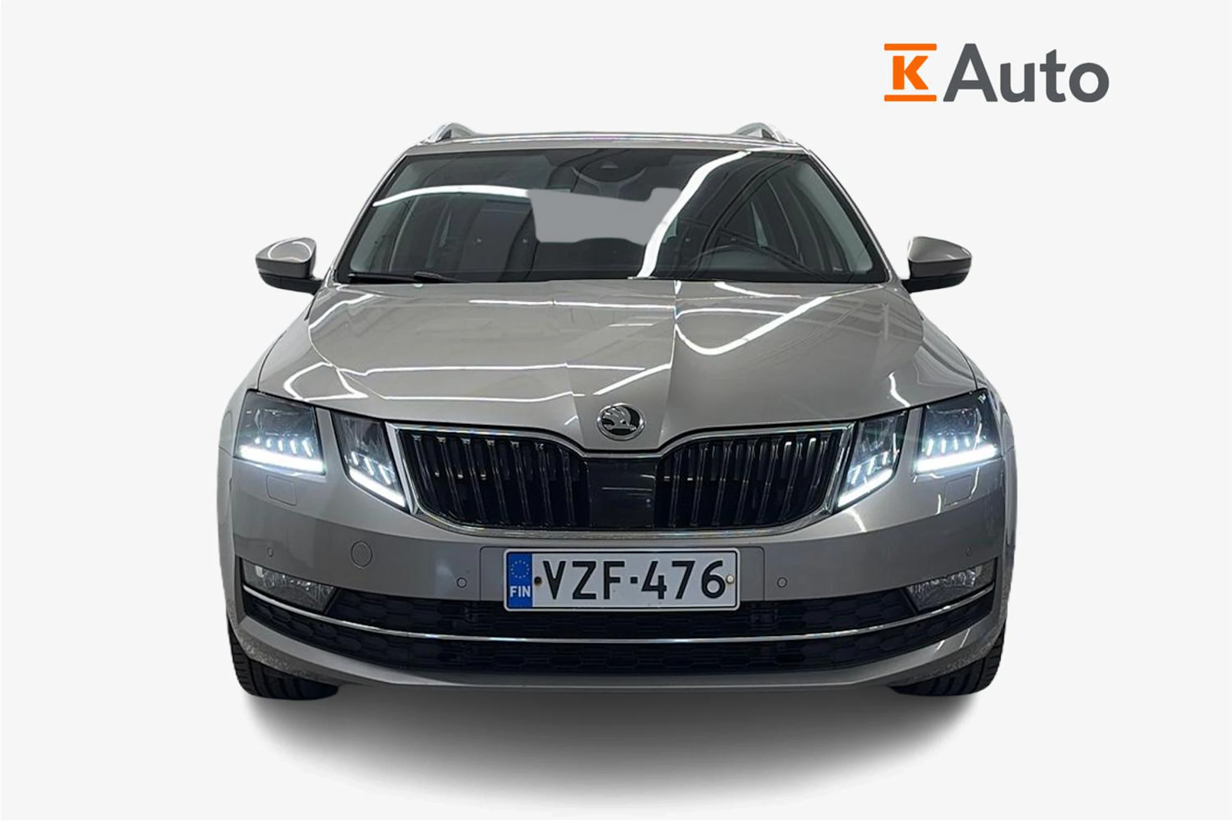 Ruskea (beige) Skoda OCTAVIA 2018 kuva 4.