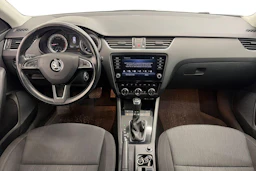 Ruskea (beige) Skoda OCTAVIA 2018 kuva 7.