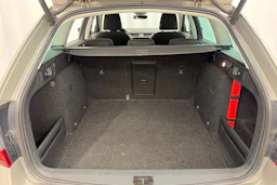Ruskea (beige) Skoda OCTAVIA 2018 kuva 12.