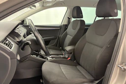Ruskea (beige) Skoda OCTAVIA 2018 kuva 14.