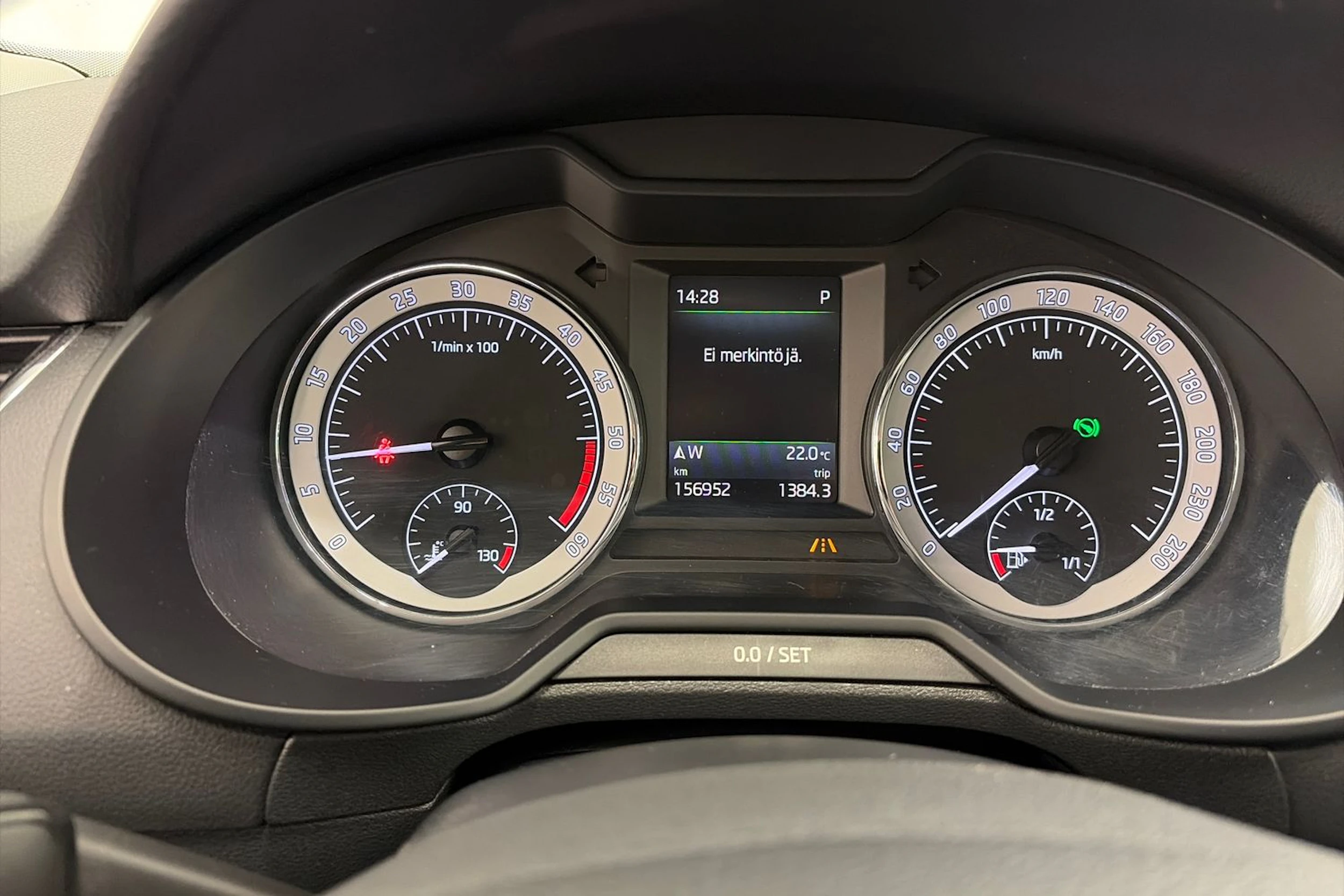 Ruskea (beige) Skoda OCTAVIA 2018 kuva 15.