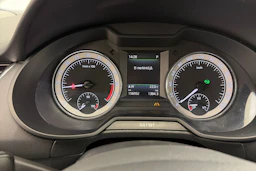 Ruskea (beige) Skoda OCTAVIA 2018 kuva 15.