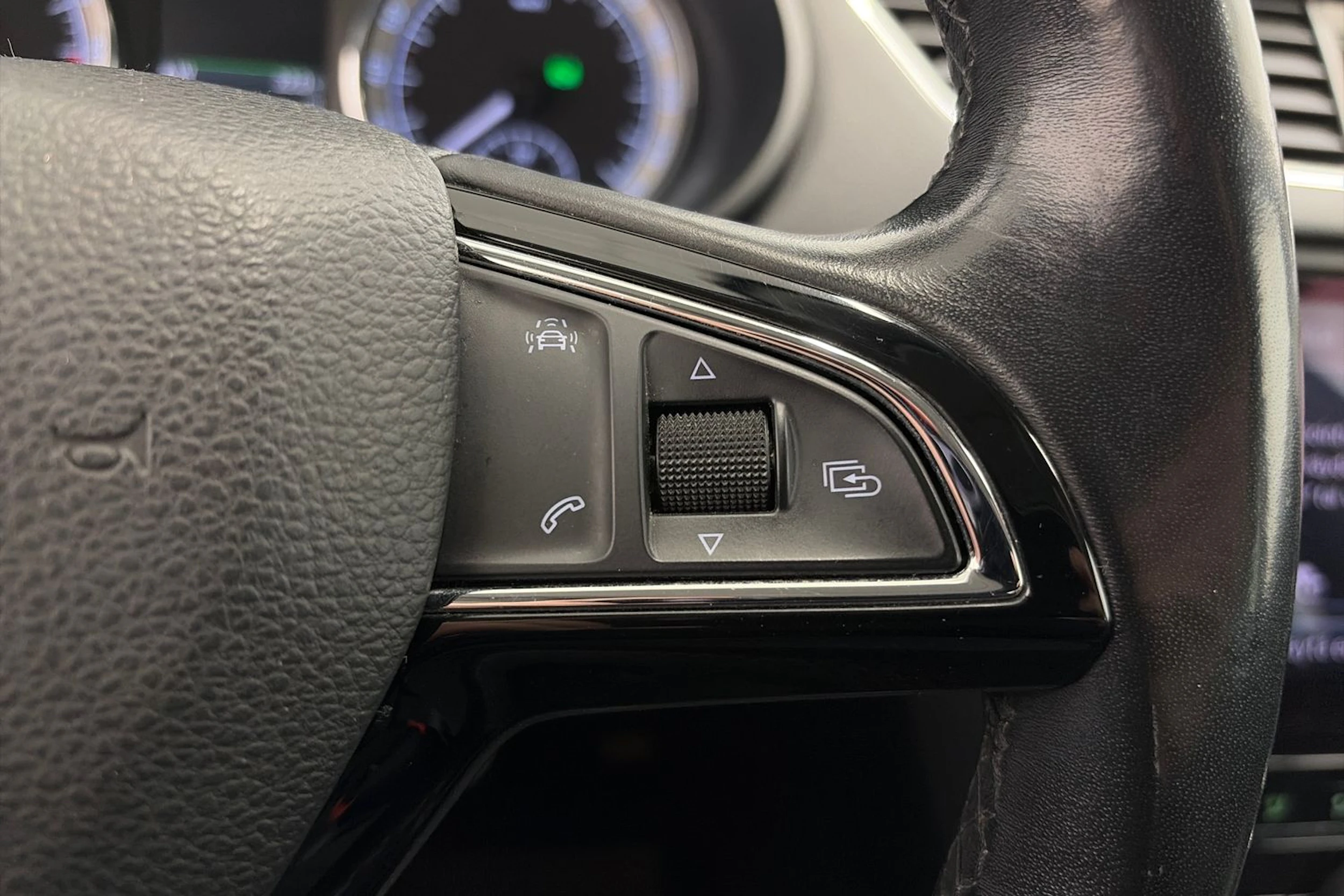 Ruskea (beige) Skoda OCTAVIA 2018 kuva 17.