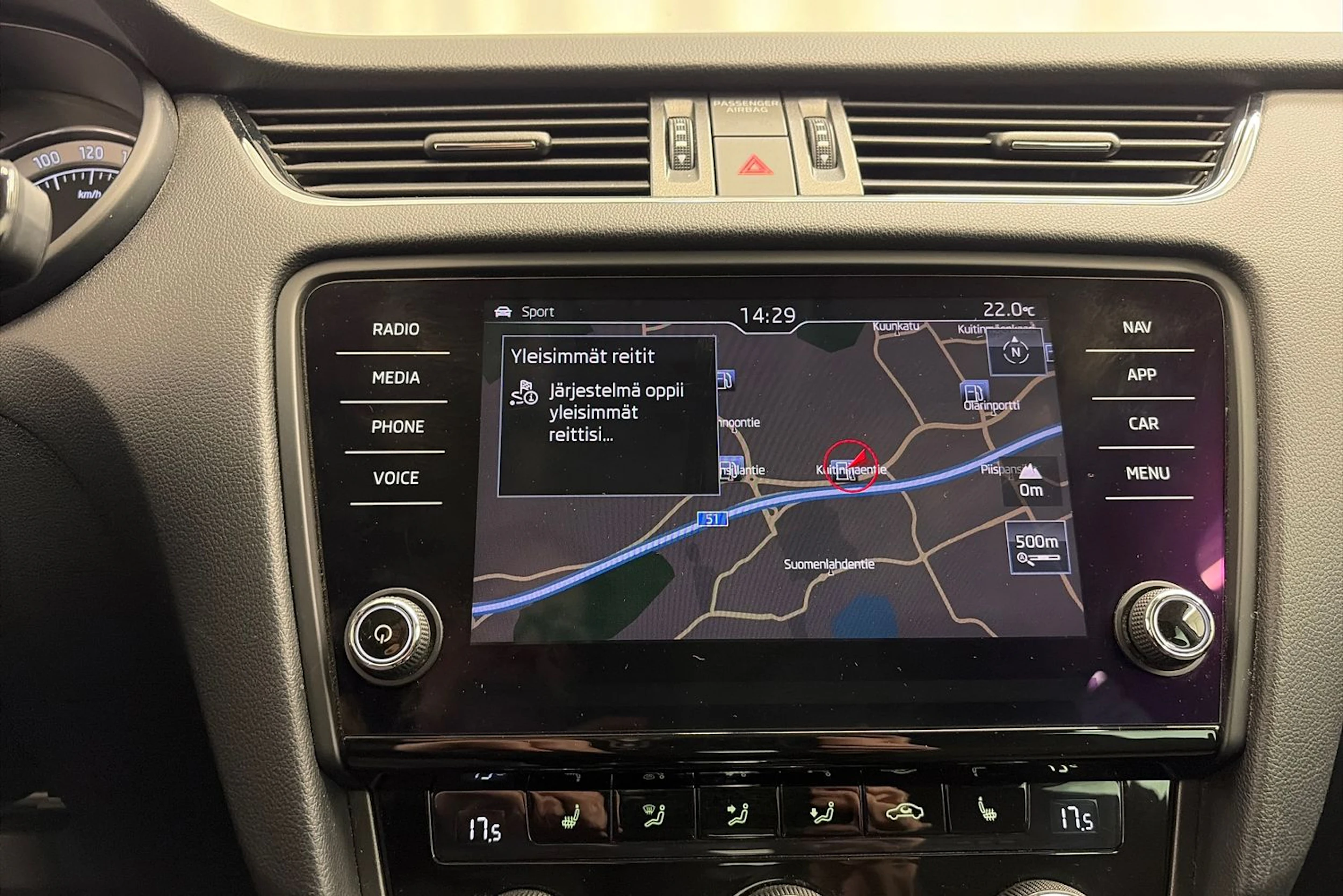 Ruskea (beige) Skoda OCTAVIA 2018 kuva 19.
