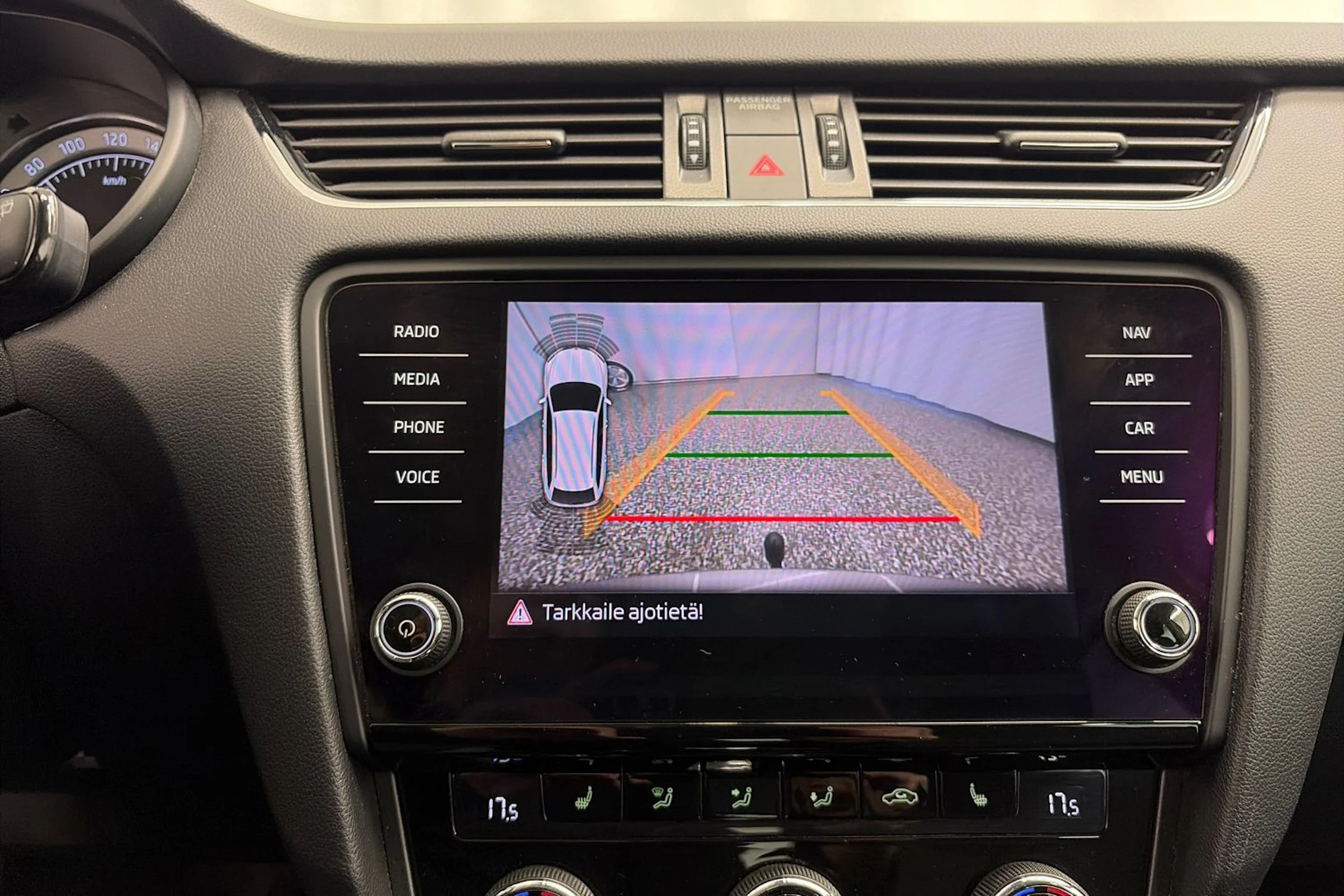 Ruskea (beige) Skoda OCTAVIA 2018 kuva 20.