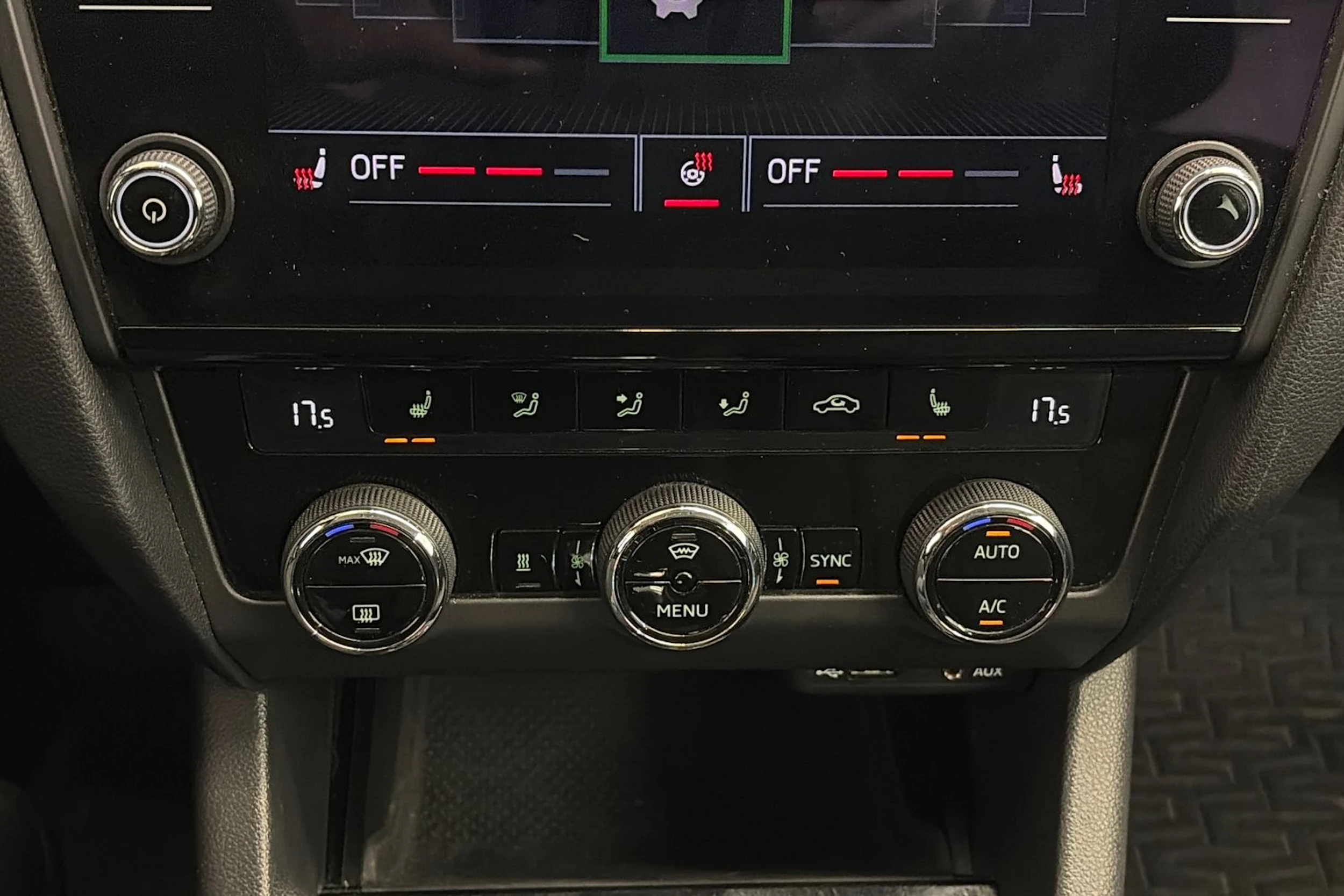 Ruskea (beige) Skoda OCTAVIA 2018 kuva 25.