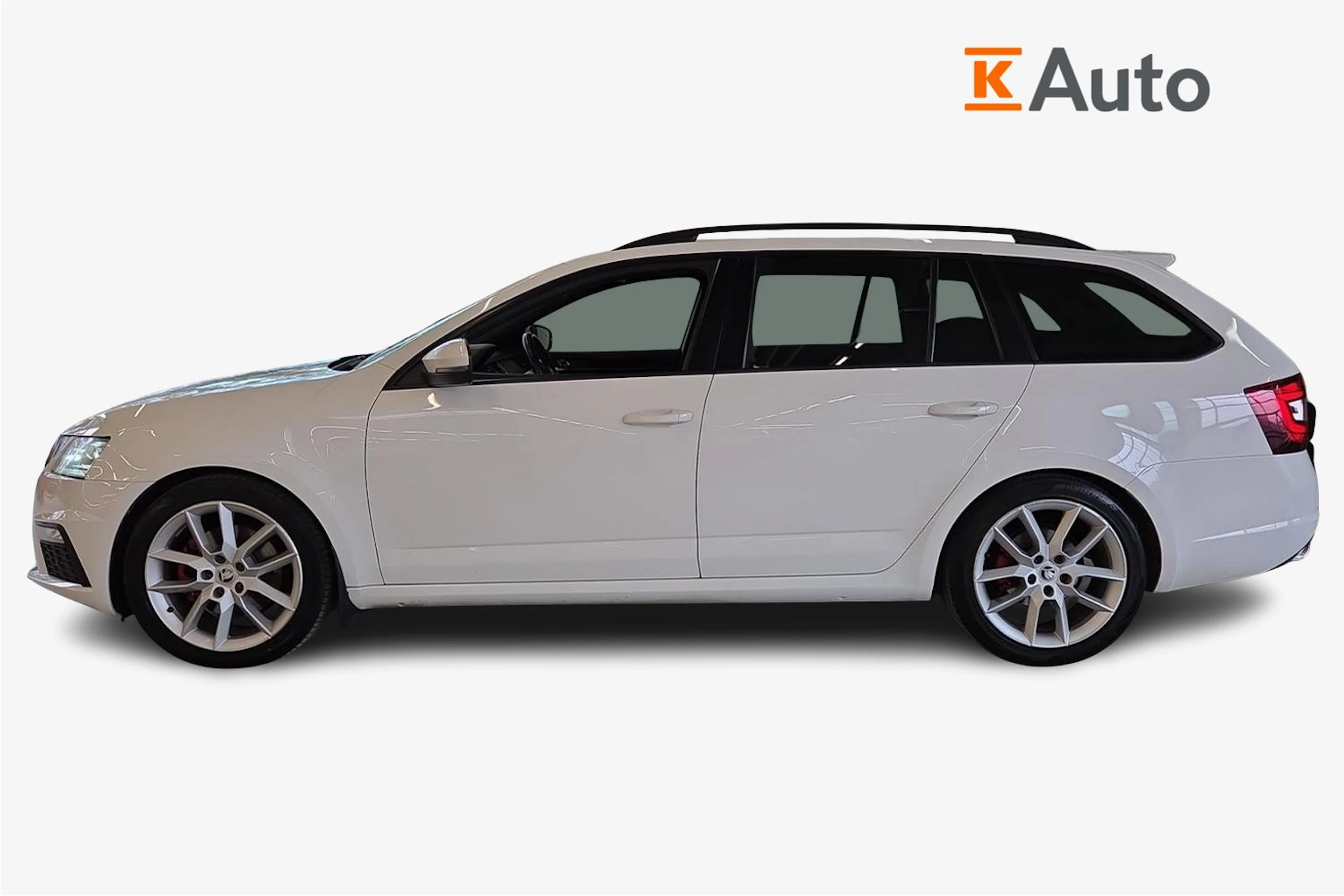 valkoinen Skoda Octavia 2017 kuva 5.