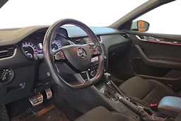 valkoinen Skoda Octavia 2017 kuva 6.