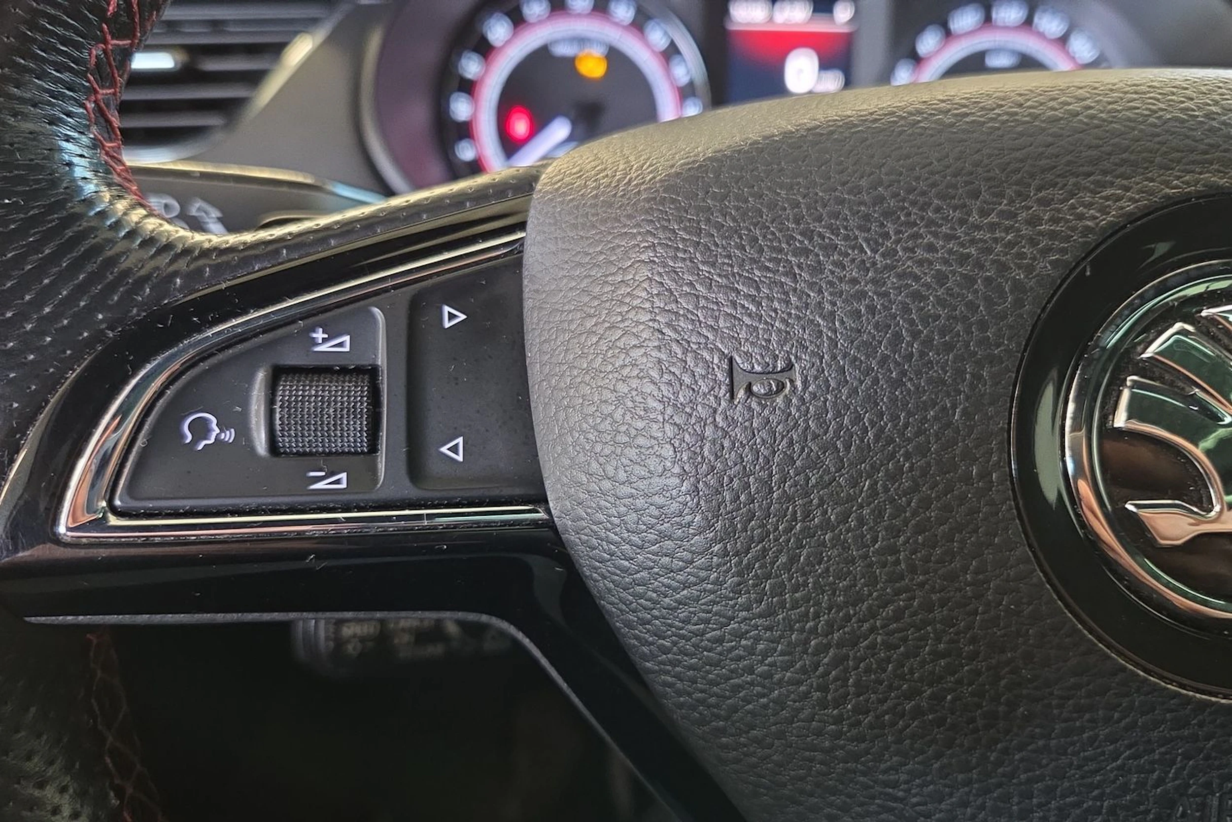 valkoinen Skoda Octavia 2017 kuva 13.