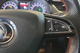 valkoinen Skoda Octavia 2017 kuva 14.