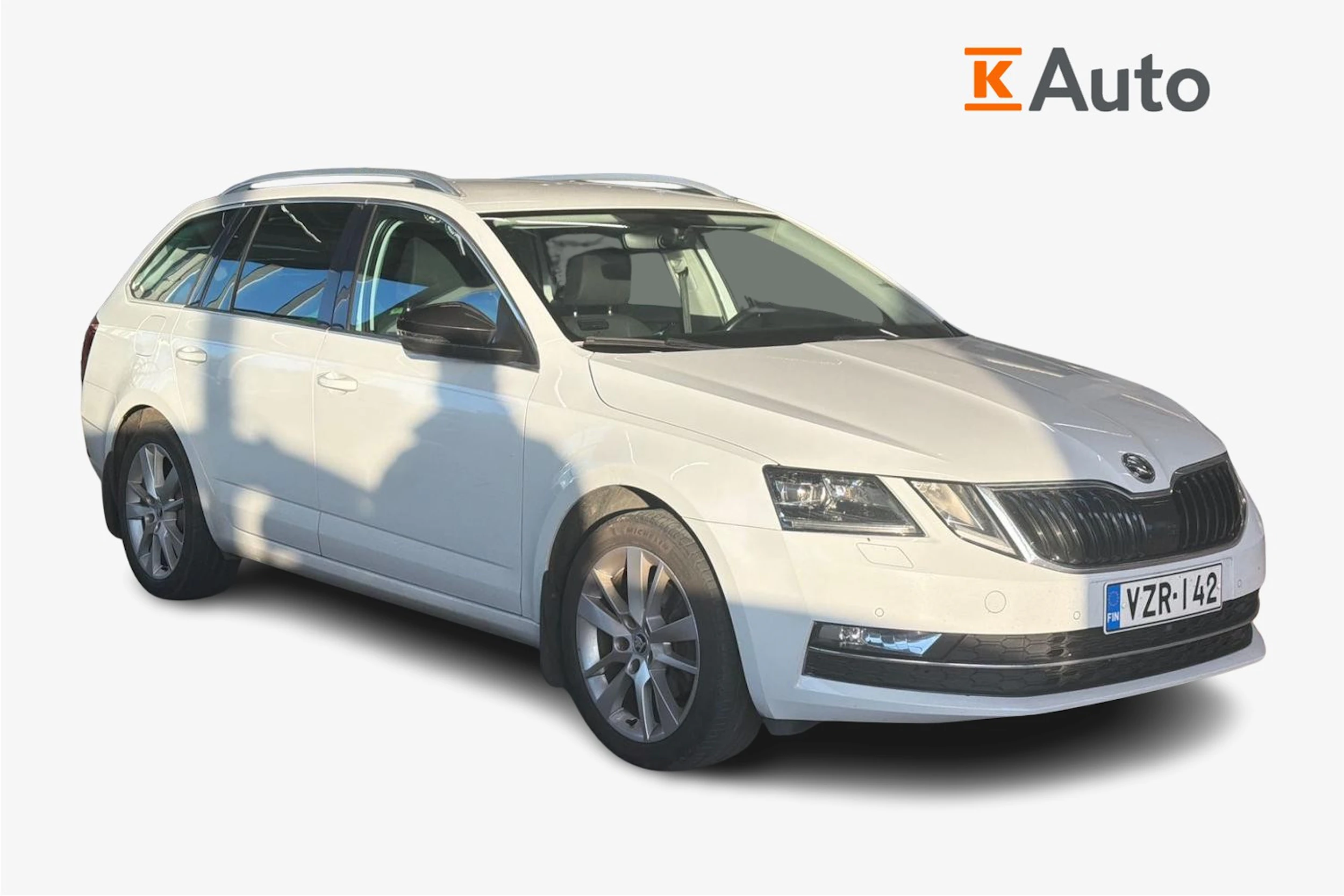 valkoinen Skoda Octavia 2018 kuva 1.