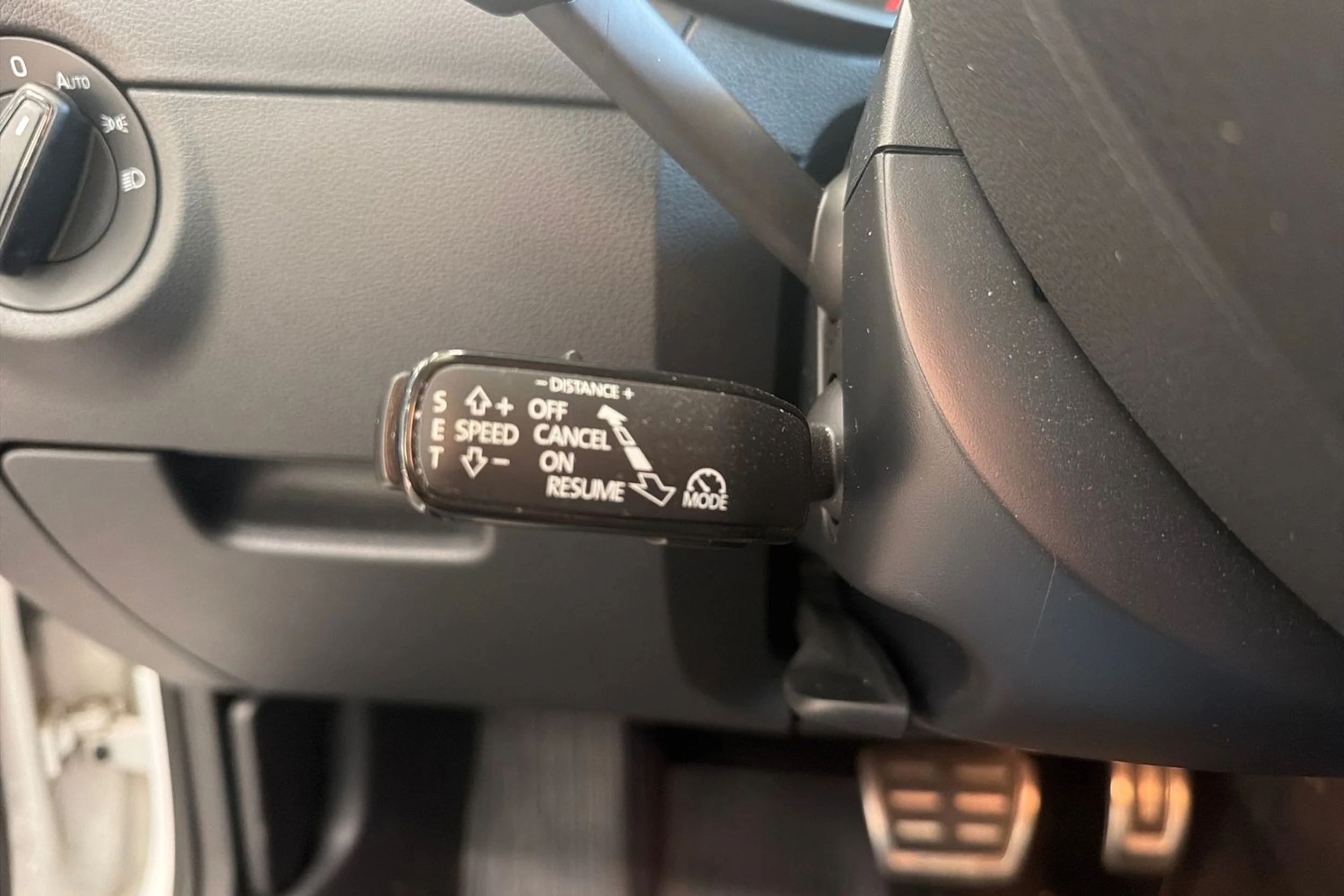valkoinen Skoda Octavia 2018 kuva 4.