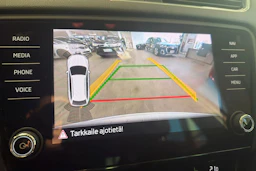 valkoinen Skoda Octavia 2018 kuva 5.