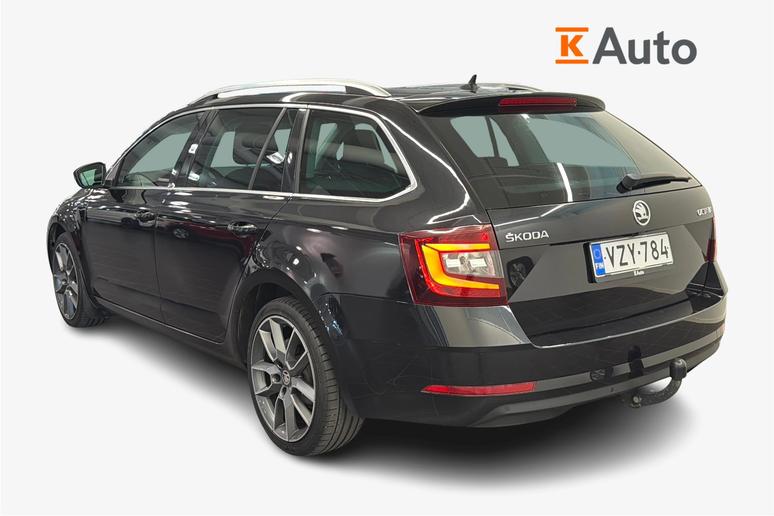 musta Skoda Octavia 2018 kuva 2.