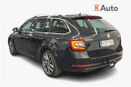 musta Skoda Octavia 2018 kuva 2.