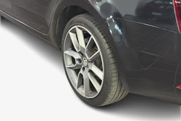 musta Skoda Octavia 2018 kuva 9.