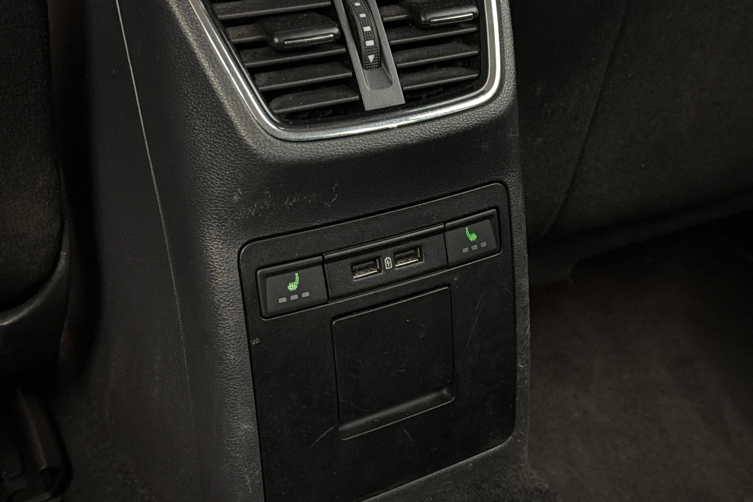 musta Skoda Octavia 2018 kuva 14.