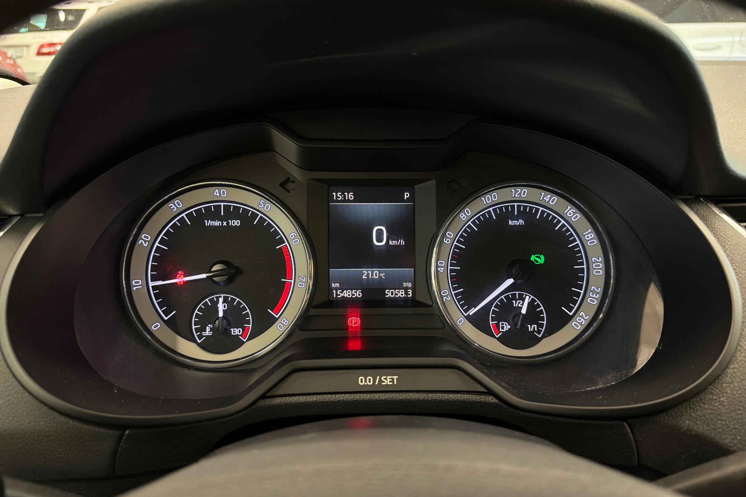 musta Skoda Octavia 2018 kuva 18.