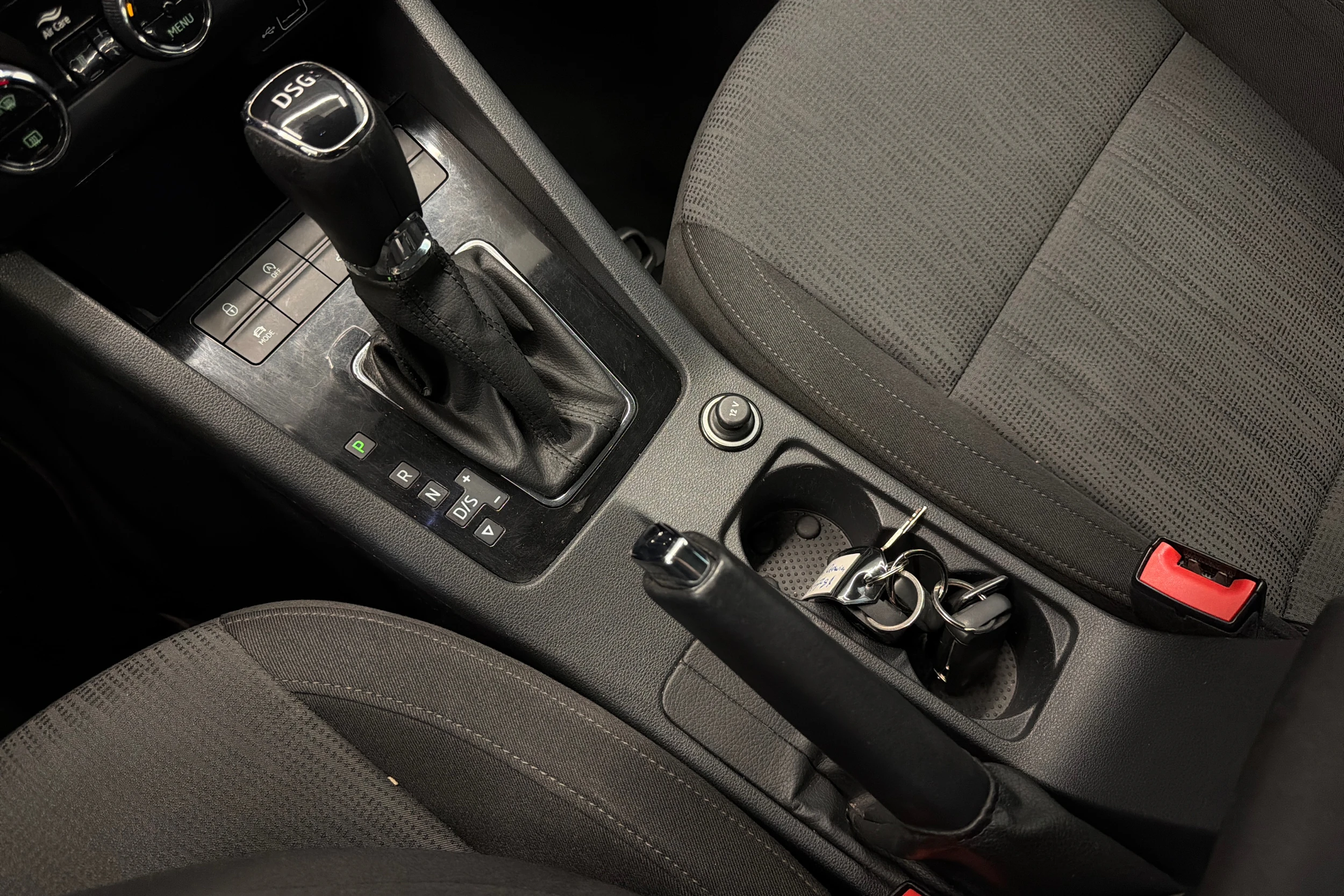 musta Skoda Octavia 2018 kuva 21.