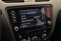 musta Skoda Octavia 2018 kuva 27.