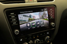 musta Skoda Octavia 2018 kuva 29.
