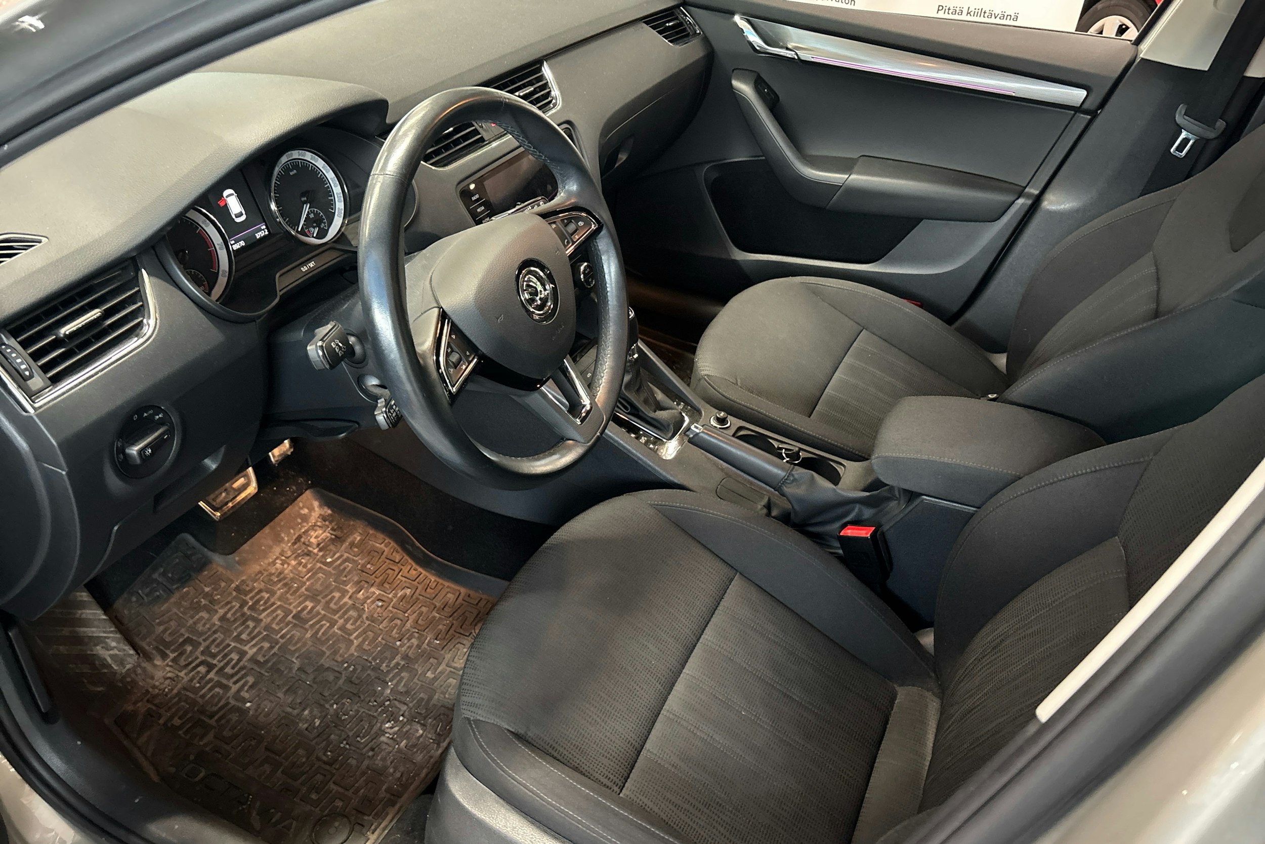 ruskea (beige) Skoda Octavia 2018 kuva 3.