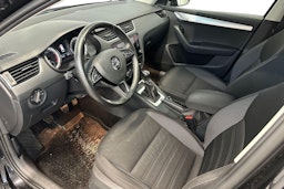 musta Skoda Octavia 2018 kuva 6.