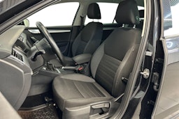 musta Skoda Octavia 2018 kuva 9.