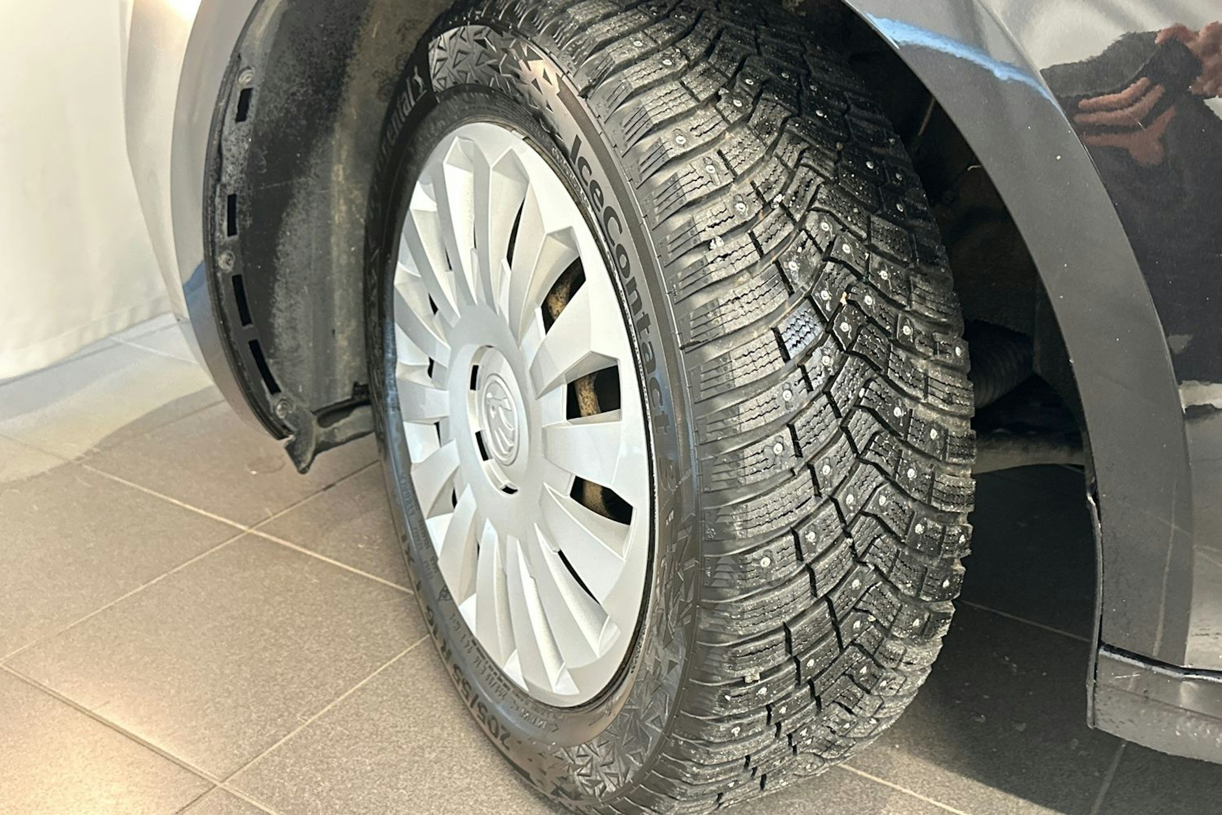 musta Skoda Octavia 2018 kuva 10.