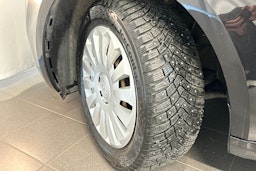 musta Skoda Octavia 2018 kuva 10.