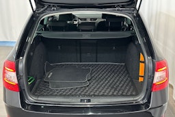 musta Skoda Octavia 2018 kuva 13.