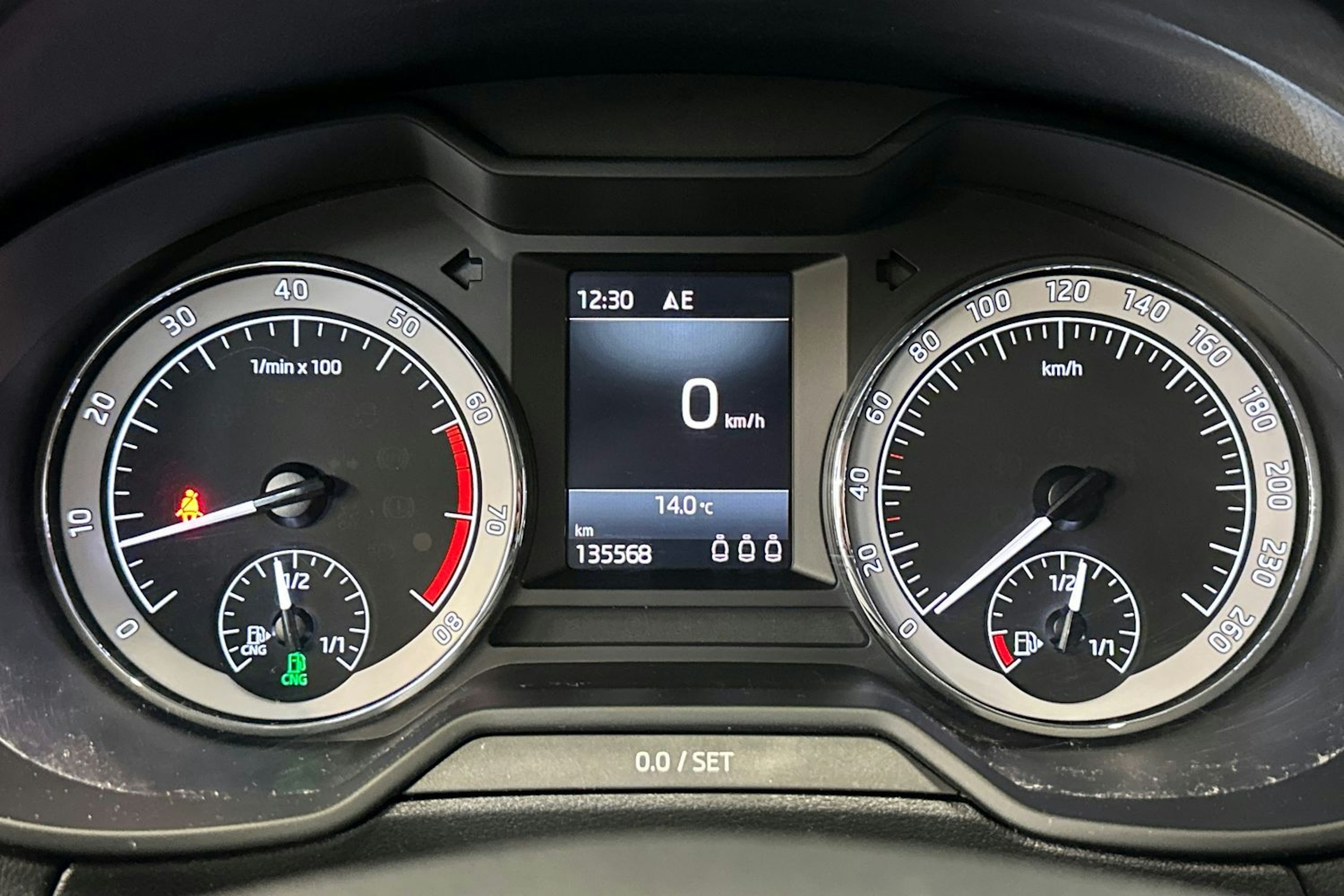 musta Skoda Octavia 2018 kuva 14.