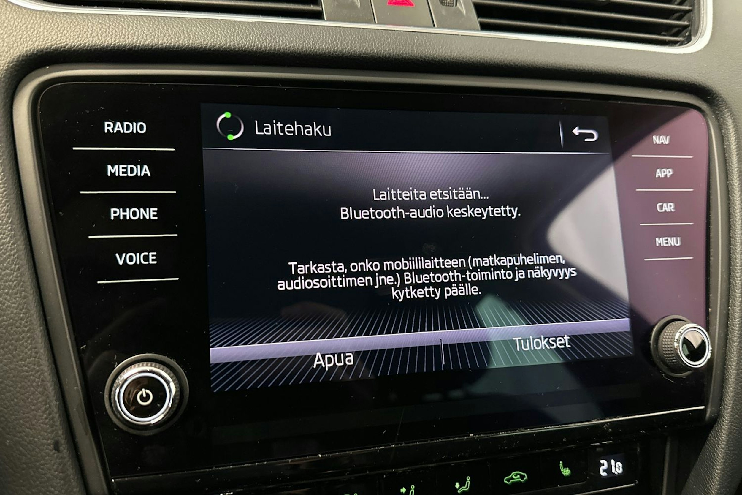 musta Skoda Octavia 2018 kuva 16.