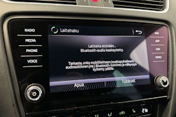 musta Skoda Octavia 2018 kuva 16.