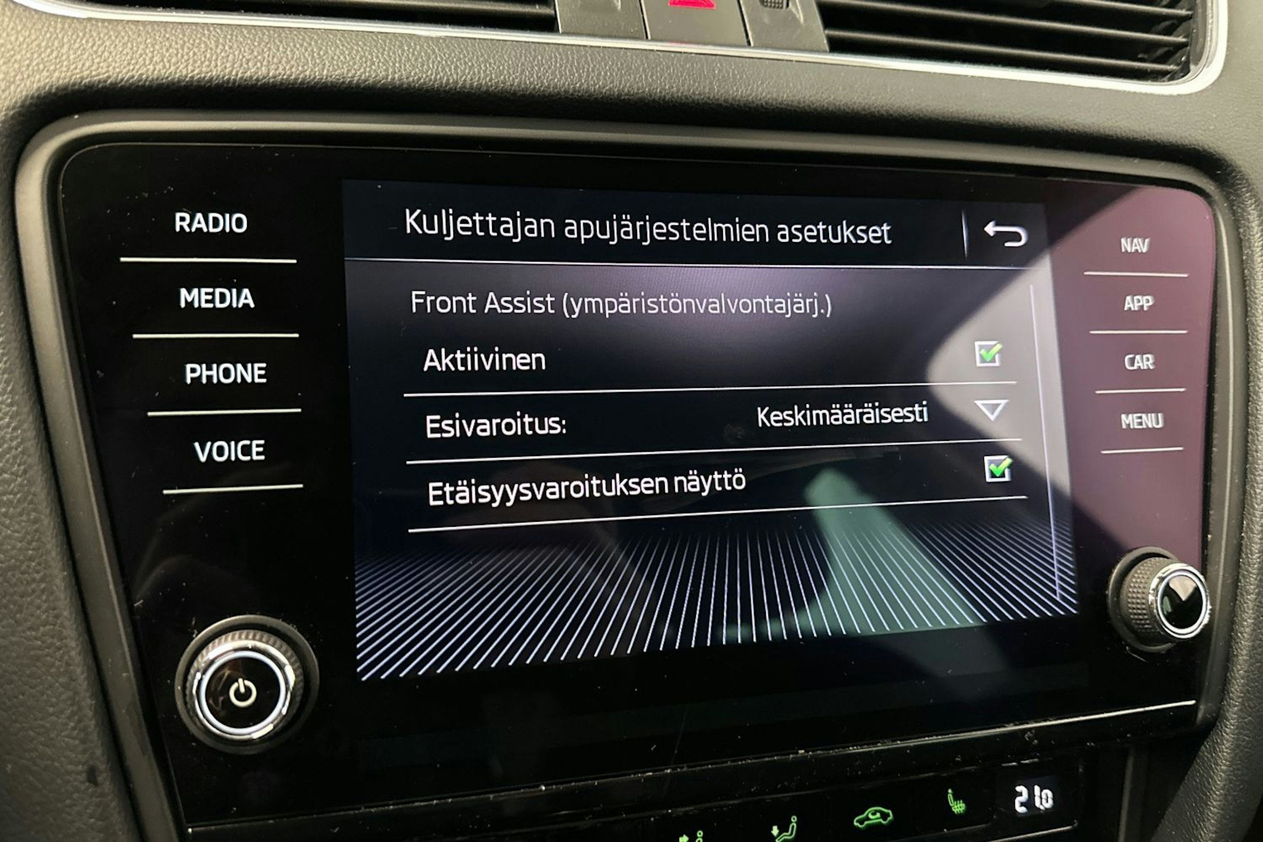 musta Skoda Octavia 2018 kuva 17.