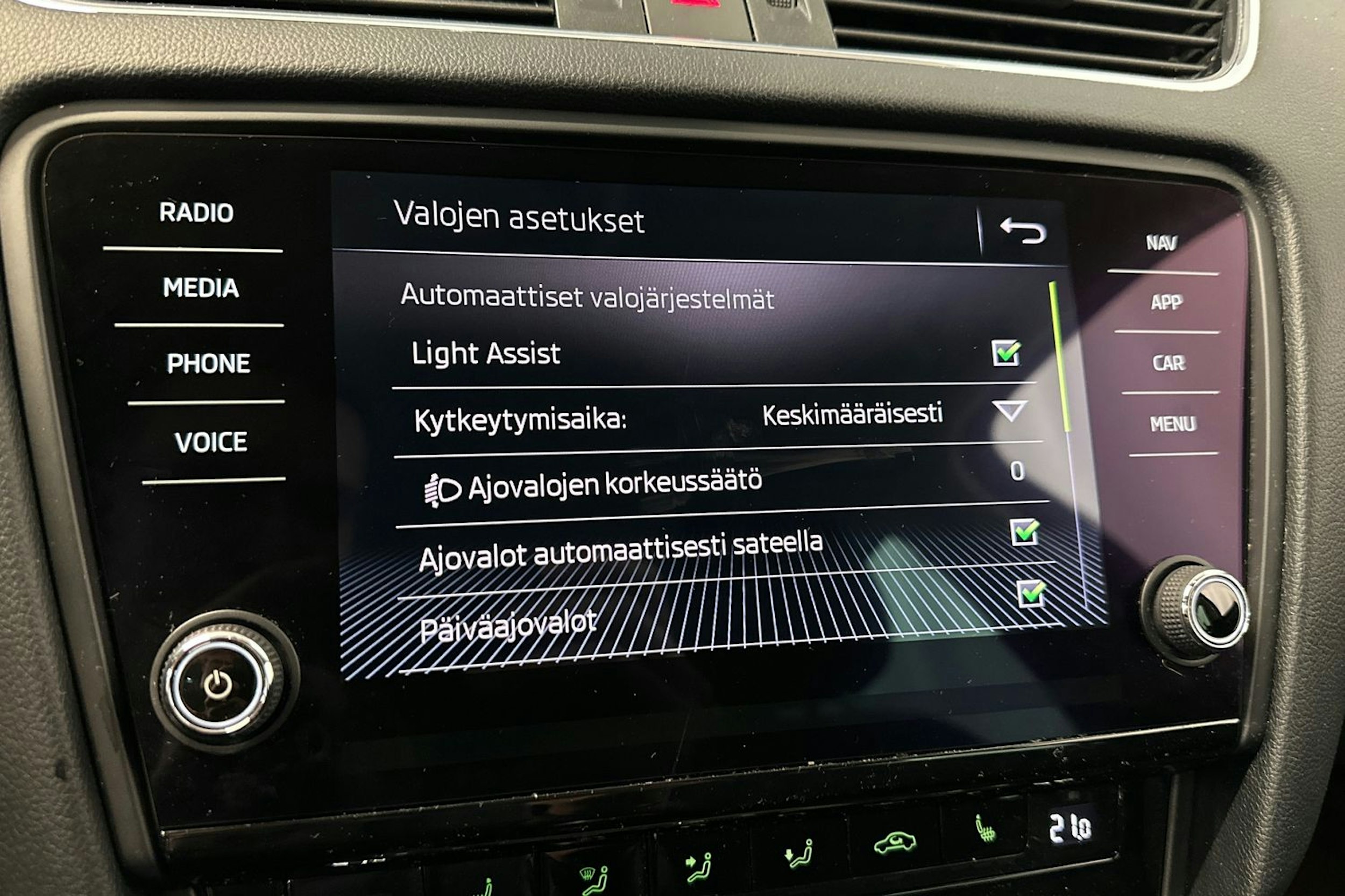 musta Skoda Octavia 2018 kuva 19.