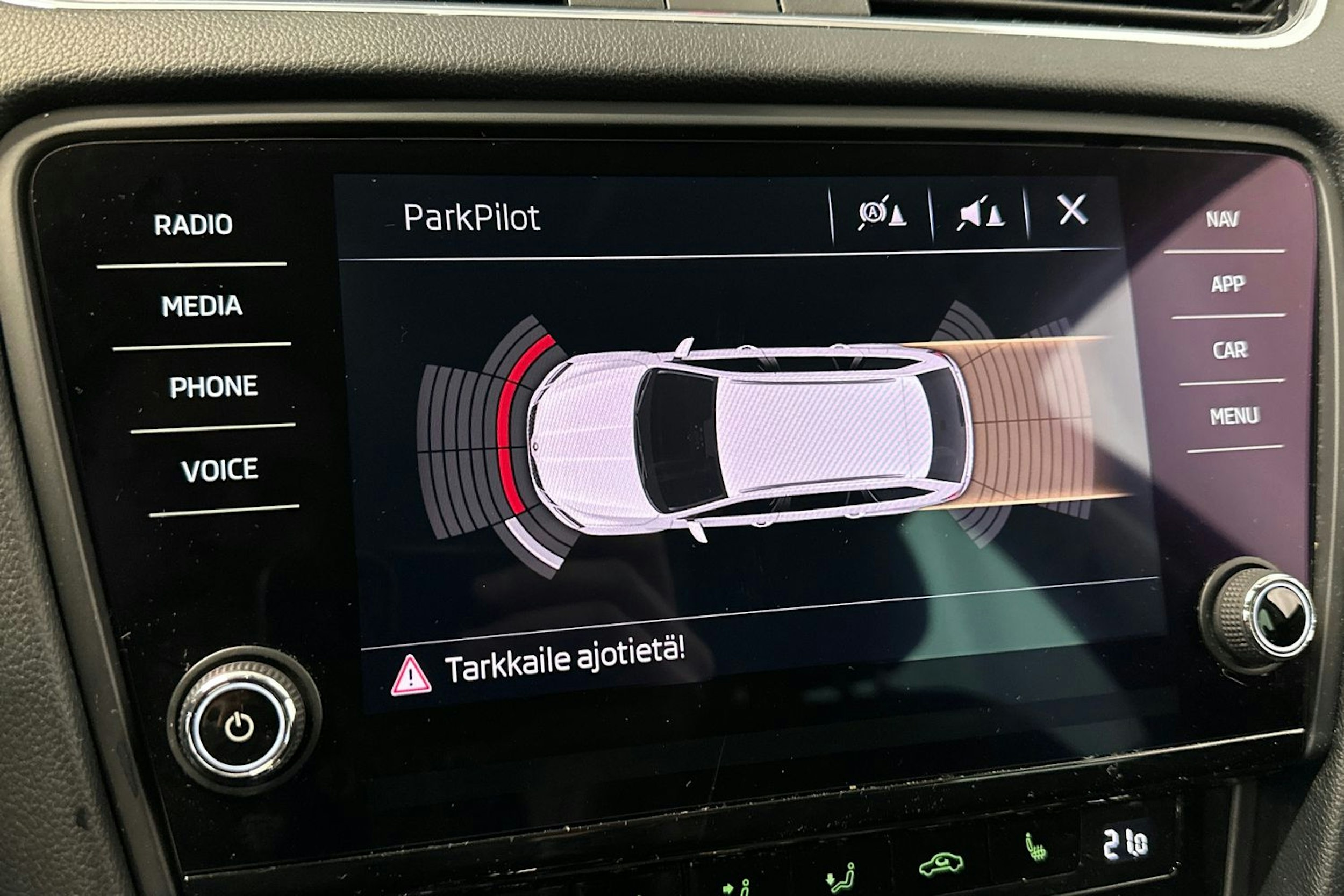 musta Skoda Octavia 2018 kuva 20.