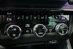 musta Skoda Octavia 2018 kuva 21.