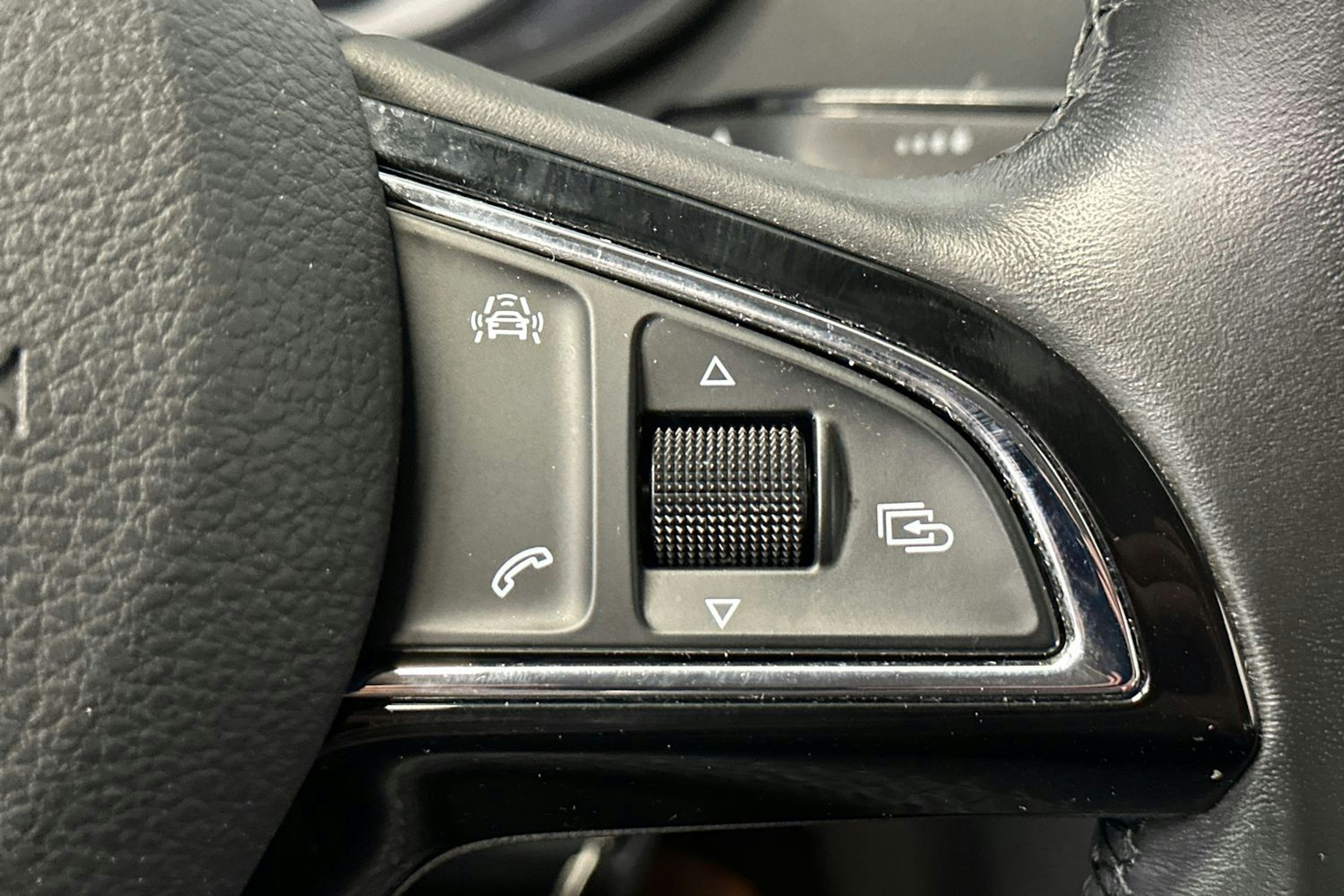 musta Skoda Octavia 2018 kuva 25.