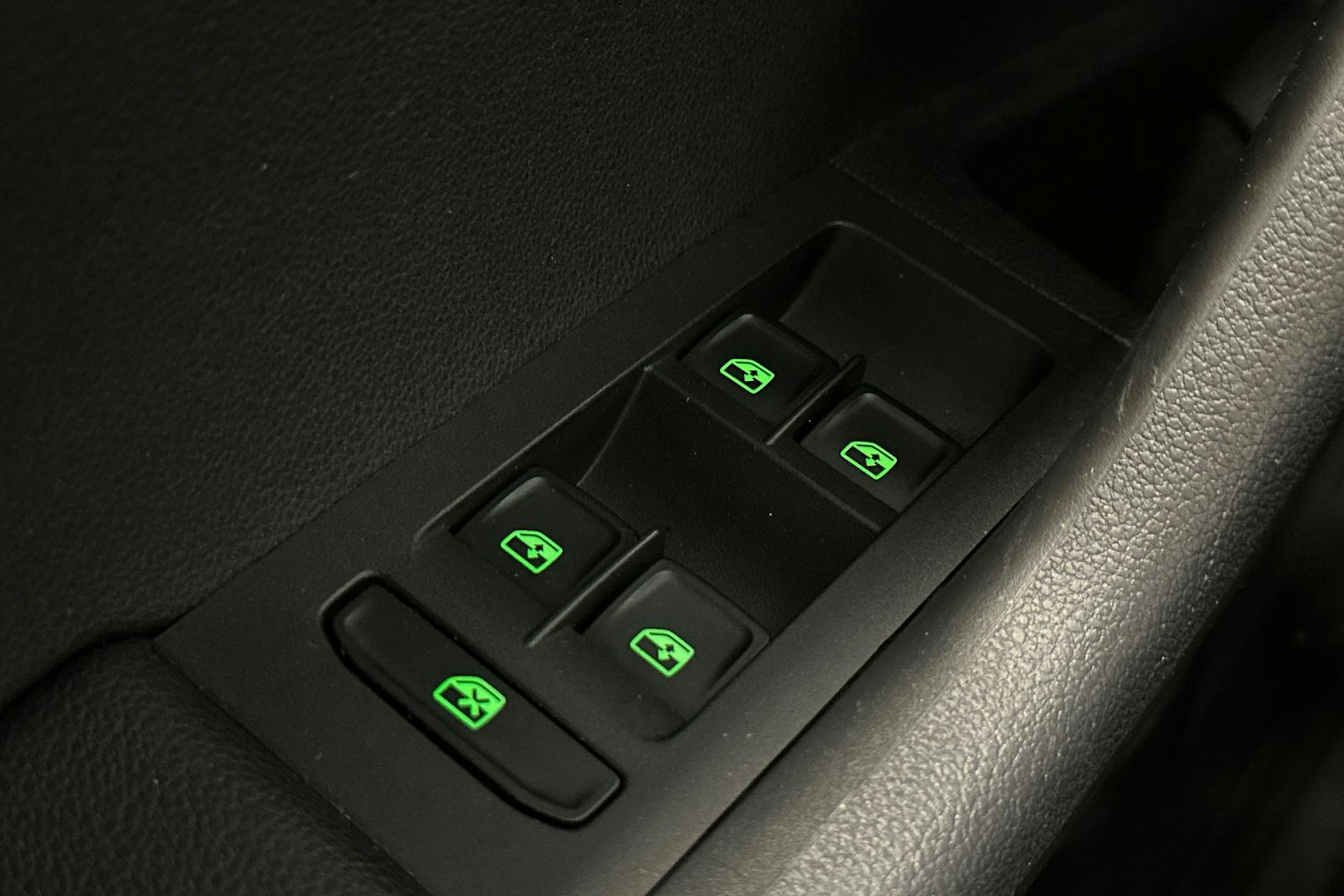 musta Skoda Octavia 2018 kuva 28.