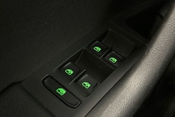 musta Skoda Octavia 2018 kuva 28.