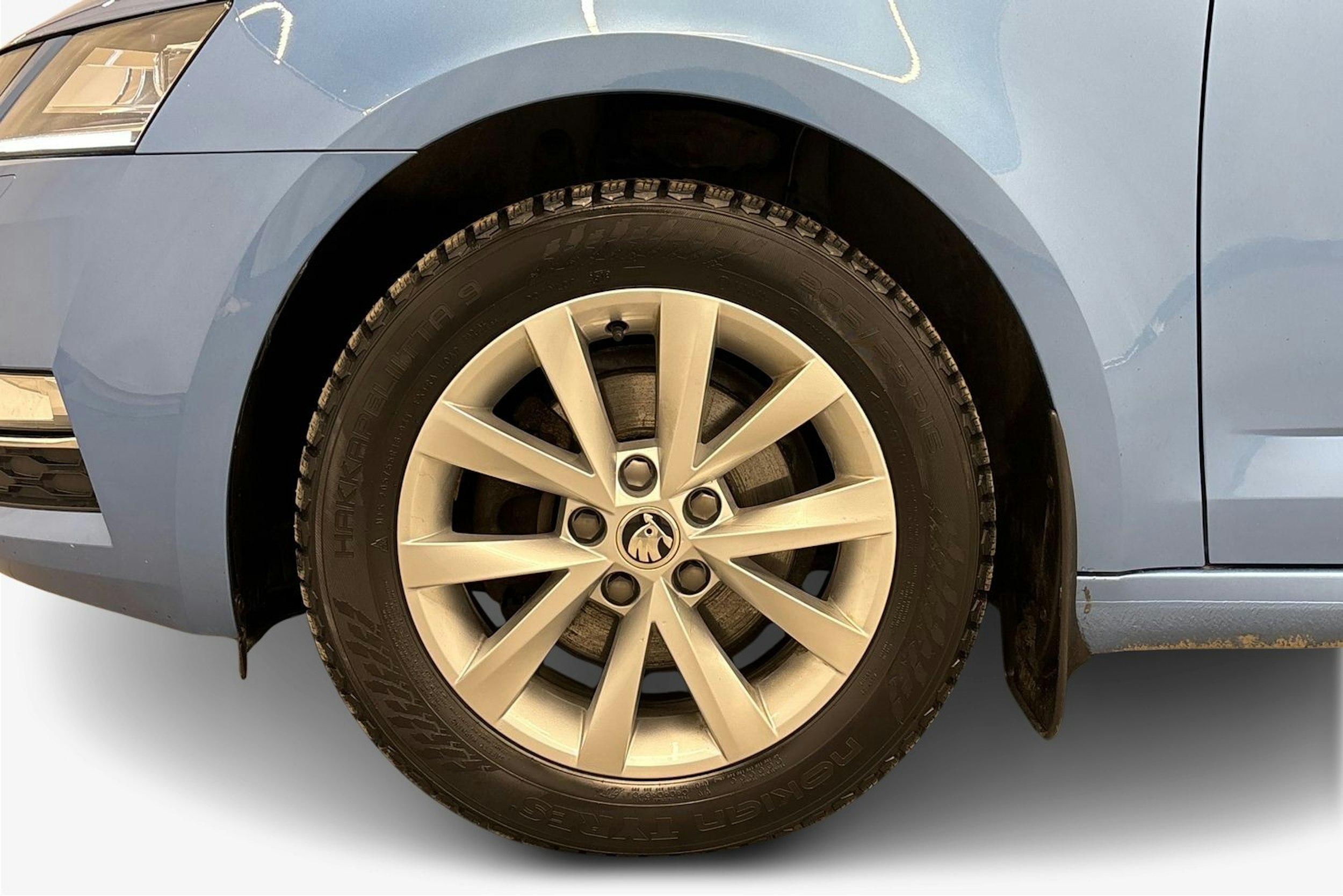 sininen Skoda Octavia 2018 kuva 11.