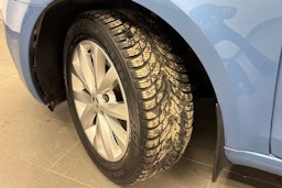 sininen Skoda Octavia 2018 kuva 13.